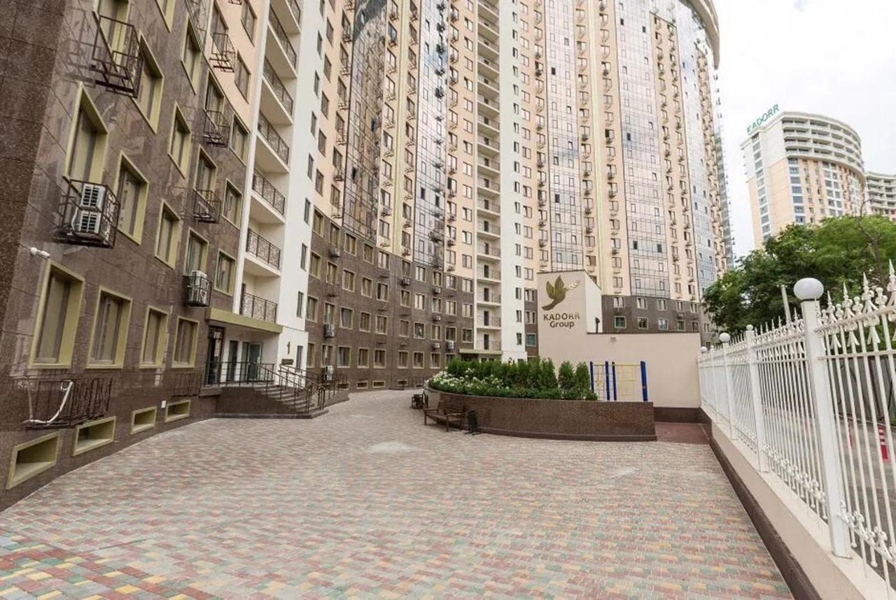 Апартаменты В Аркадии В Новом Доме Odesa Exterior foto